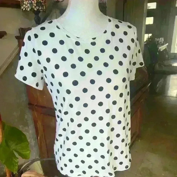 Ann Taylor white with black polka tot tee. Excellent condition. Medium. - Picture 4 of 8